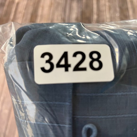 Tommy Bahama 100% Silk Hawaiian Short Sleeve Button Shirt XL Blue Geometric Camp - Picture 7 of 7